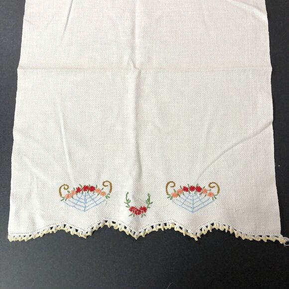 Vintage Tea Towel Embroidered Flowers in Basket Red Orange Retro Shabby Chic - Picture 3 of 8